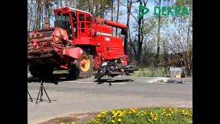 DEKRA Crashtests Gefahren auf den Straßen in der Erntesaison [upl. by Kenti]