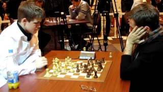 20091115 GM Carlsen  GM Aronian Blitz Tal memorial [upl. by Neuberger264]