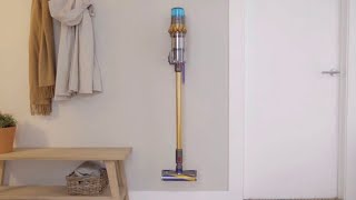 Recensione Aspirapolvere Dyson V15 Detect  il miglior aspirapolvere senza fili nel 2022 [upl. by Aitsirhc]