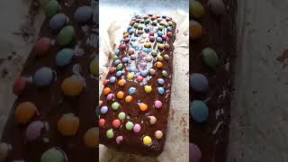 Leckerer Schokokuchen aufgepeppt mit bunten Smarties für Kindergeburtag so lecker tolle Ideen [upl. by Lehcim]