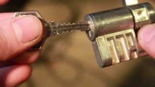 Random picking at a wafer half euro lock [upl. by Katha485]