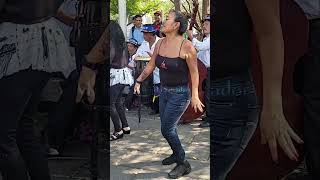 Yanira Berrios se divierte bailando [upl. by Ettelrac920]