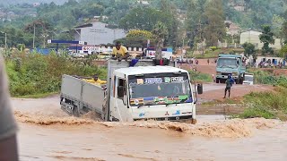 KigaliBari barohamye ari benshiIyo Polisi idatabara bari bashizeReba Videwo [upl. by Ahseryt451]