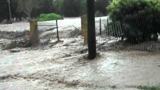 Toowoomba floods 2011 Withcott Lockyer creek [upl. by Yarehs807]