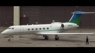 Bill Clinton in Gulfstream GV Private Jet for Bruce Springsteen Rally in Cleveland [upl. by Sokram883]