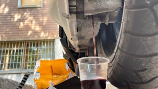 Honda sh 300 cambio olio trasmissione  transmission oil change [upl. by Daraj]