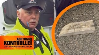 Polizei entsetzt 1kg Holzkeil ungesichert am LKW auf der Autobahn  Achtung Kontrolle  kabel eins [upl. by Nannoc]