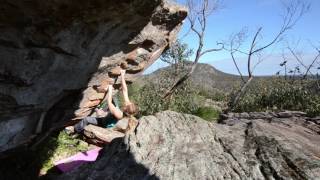 Grampians bouldering V11  V12 with Mina LeslieWujastyk [upl. by Sussna]