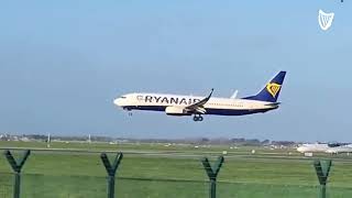 Ryanair plane has a rocky approach amp landing at Dublin Airport [upl. by Aicire]