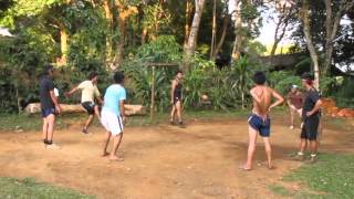 Sepak takraw Fútbol típico del Sudeste Asiático  Kick volleyball Southast Asia Laos [upl. by Lotz]