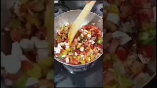 PIZZA कोणाला आवडत नाही  मगPaneerGarlic BreadPizza खास आपल्यासाठीच food [upl. by Sredna437]