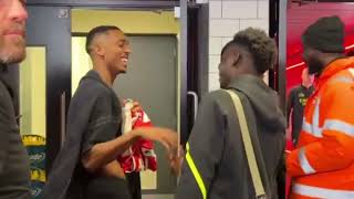 BUKAYO SAKA GIVES JOE WILLOCK HIS SHIRT [upl. by Sylvan]