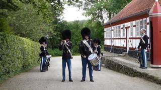 Vagtskifte ved Gråsten slot  Changing of the Guard at Grasten Palace [upl. by Oniskey]