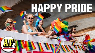 Stockholm Pride 2023 – höjdpunkterna från paraden [upl. by Suivatna]