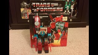 TRANSFORMERS G1 AUTOBOT PERCEPTOR UNBOXING TOY REVIEW [upl. by Arnuad]