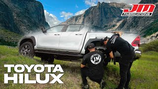 TOYOTA HILUX 2024 con parabólicas y kit de bolsas de aire ARB [upl. by Airyt]