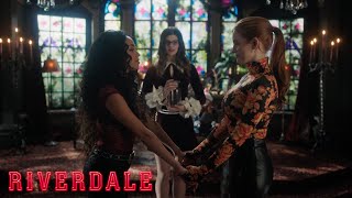 Riverdale  6x22  Cheryl y Abigail intercambian almas [upl. by Rovelli894]