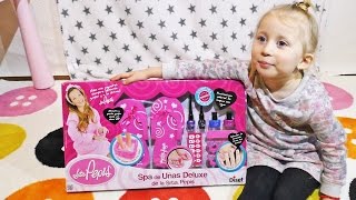 Sonja prvi put lakira nokte MALI BAZEN i SMESNE JAPANKE SPA za nokte  NAIL KIT Set za devojcice [upl. by Htez]