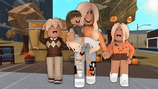 KIDS FALL BREAK ROUTINE 🍂  ROBLOX BLOXBURG FAMILY ROLEPLAY  WITH VOICE [upl. by Gnoix]