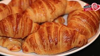 Croissant lievitati la ricetta perfetta Cornetti come al Bar fatti a casa [upl. by Odnomra389]