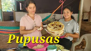 Haciendo Pupusas en El Salvador viralvideo [upl. by Osnofedli]