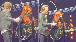 Wynonna Judd Nearly Passes Out During Show “I’m Really Dizzy” [upl. by Llehsam]