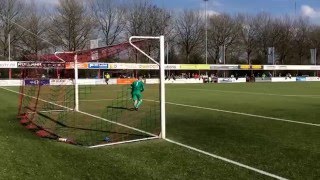 VVIJ  Zouaven Kevin Peerdeman schiet op doel maar zijn inzet wordt gekeerd [upl. by Shear]