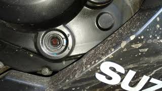 Seguimiento consumo aceite Suzuki Gixxer SF 9247 km [upl. by Ylicec]