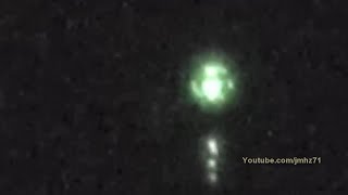 UFO Over Brazil Dropping spheres OVNI en Brazil soltando esferas Edit 24012014 [upl. by Akehsyt]