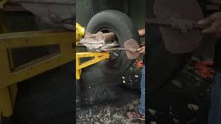 Tyres remolding tyre Refreadign process Tyre Remolbing tyreretreading trending tyre tractortyre [upl. by Angadresma]