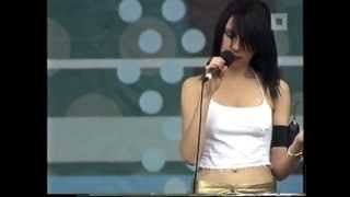 PJ HARVEY  Somebodys Down Somebodys Name Werchter Festival 2001 [upl. by Yltneb884]