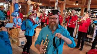 Dweilorkest Dinges Emmen bij 25e Schutrups Wandeldag [upl. by Asiuqram]