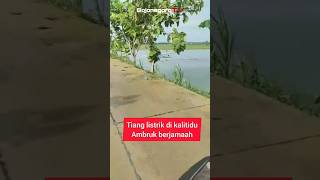 Sejumlah Tiang listrik di Jl poros Mojoroto  pilangsari Kalitidu Bojonegoro ambruk bojonegoro [upl. by Karlotte]