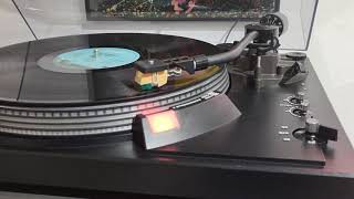 Technics SL 2000 turntable vintage [upl. by Prunella252]