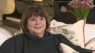 Linda Ronstadt Reveals What Life Is Like After Singing Silenced By Parkinsons Disease [upl. by Hsirahc]