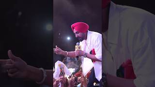 Mitran de chadre te pade morni live gippygrewal punjabi love punjabimusic krajfamousfilms song [upl. by Whall]