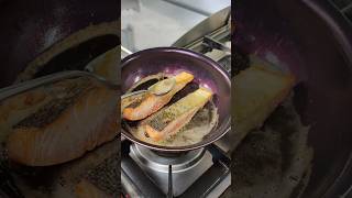 Pan cooked salmon how i cook the perfect salmon always food cooking salmon foodshorts [upl. by Aitekram112]