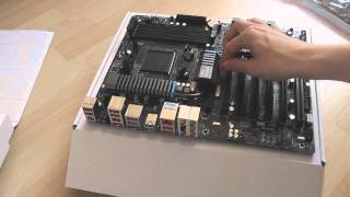 UNBOXING  TOUR Gigabyte GA990FXAUD5 AM3 Motherboard [upl. by Barthelemy321]