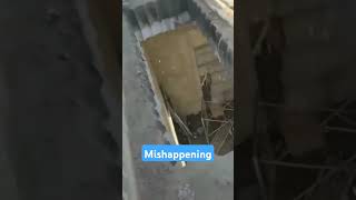 Becarefull  Unbelievable Slab Cutting Machine Fails  Fall of ore cutting machine  Mishappening [upl. by Aisnetroh353]