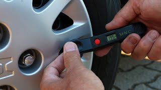 Honda Civic  Tire Pressure Check [upl. by Yeroc154]