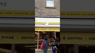 A SEAGULL IN WHITBY quot STEAKSquot OUT A PIE SHOP 🥧 😋 [upl. by Nikral]