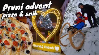 PRVNÍ SNÍH🥶  NEUMÍM UPÉCT POŘÁDNOU PIZZU😢  NEJKRÁSNĚJŠÍ VÁNOČNÍ STROM MAJÍ V OSTROHU🎄 [upl. by Valenza]