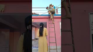 Robot 🤖 start kardiya kapda niche utarne ke liye 😆🤪🤣 music funny comedy viralvideo [upl. by Lalise556]