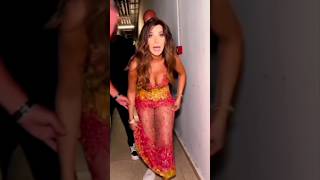 Nancy Ajram After Concert  نانسي عجرم خلعت حذائها بعد حفلة [upl. by Luing297]