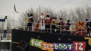 Sinterklaaslied Hij komt Hij komt [upl. by Annoynek912]