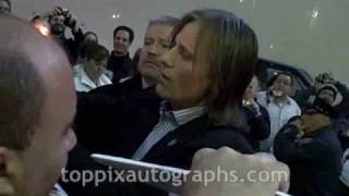 Viggo Mortensen  Signing Autographs at quotLate Show with David Lettermanquot in NYC [upl. by Miko]