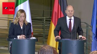 Als Meloni die DeutschlandFrage gestellt wird entgleisen Scholz Gesichtszüge [upl. by Elia657]