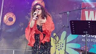 Libby Gliksman  Whats Up Whats Going On 4 Non Blondes cover  Shrewsbury Flower Show 11823 [upl. by Mala]