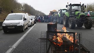 Bauernproteste weiten sich europaweit aus [upl. by Palila]