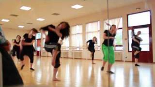 Danse Beyonce  Listen [upl. by Suehtomit977]